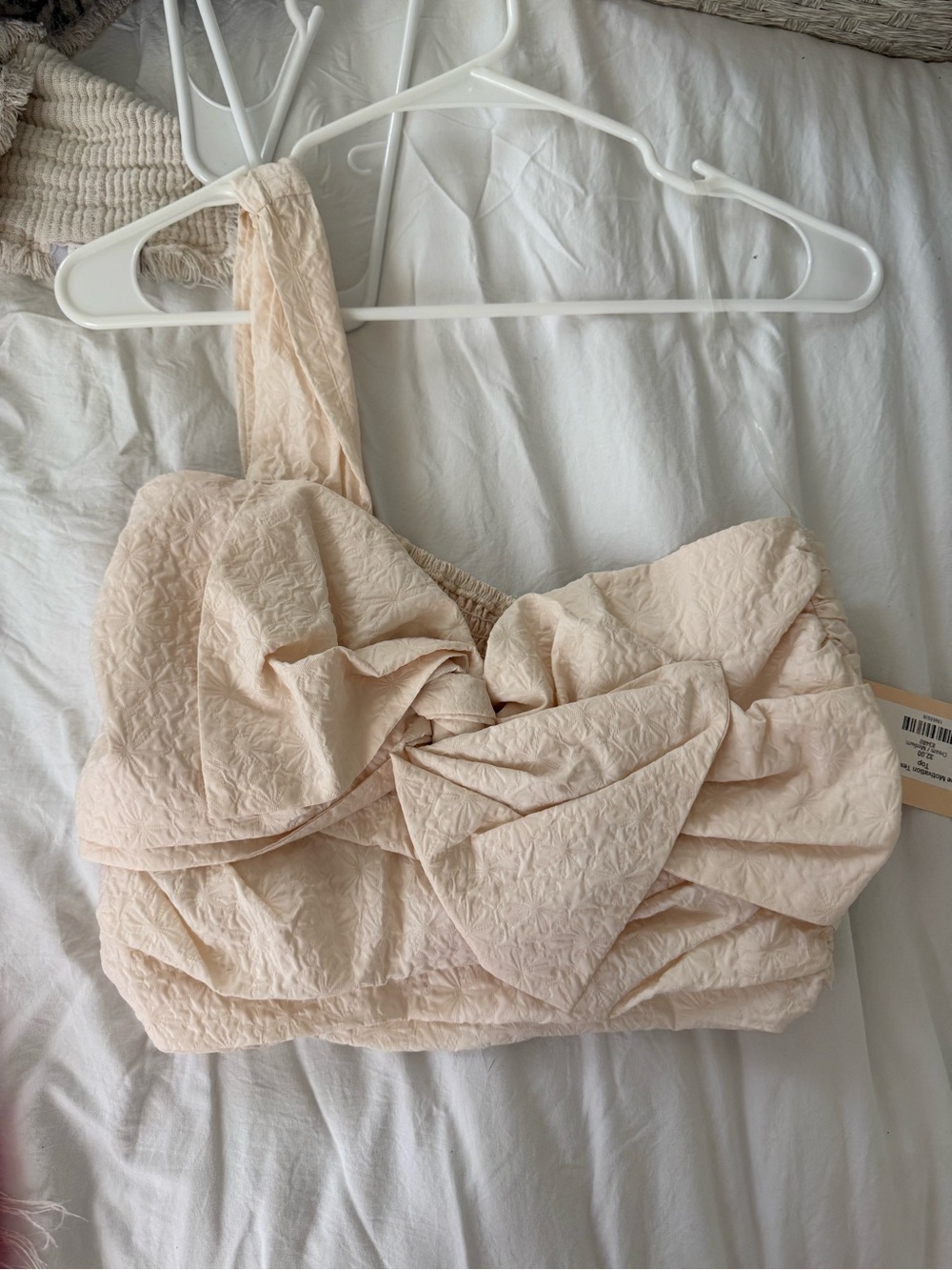 entro Blush One-Shoulder Bow Crop Top